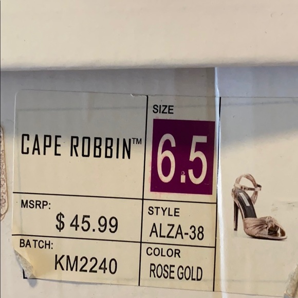 Rose gold beautiful shoes - Picture 3 of 3